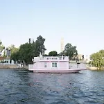 La Maison Rosee Bateau