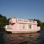 La Maison Rosee Bateau