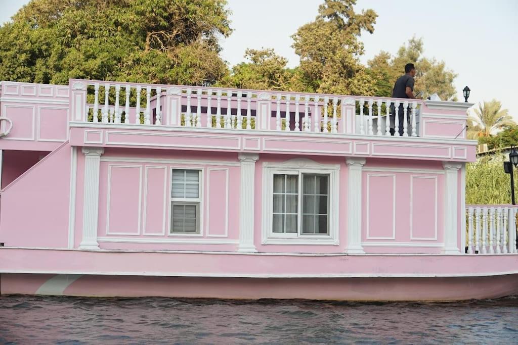 La Maison Rosee Bateau Botel Cairo